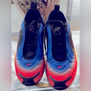 Boys Nike's Air Max Multi Color Very Gently worn Size 3